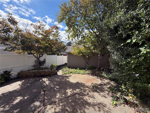 Tiny photo for 1927 Dewitt Ridge Drive, Chesterfield, MO 63017 (MLS # 26067610)