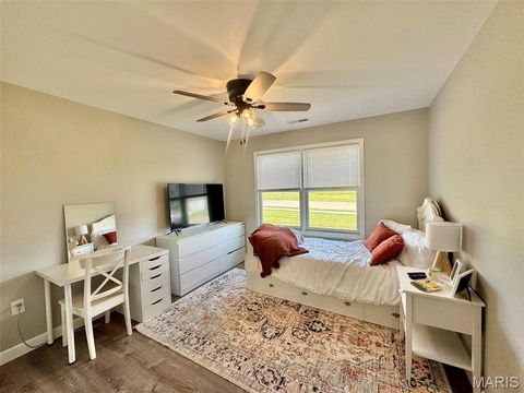 Tiny photo for 200 W Larkspur Court, Hannibal, MO 63401 (MLS # 26030927)