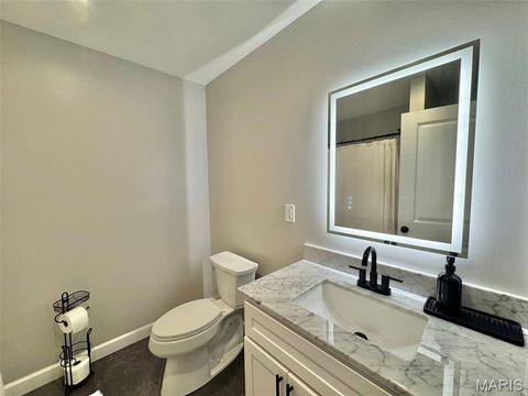 Tiny photo for 200 W Larkspur Court, Hannibal, MO 63401 (MLS # 26030927)