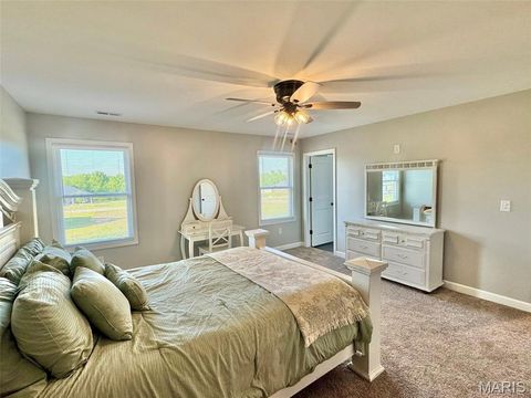 Tiny photo for 200 W Larkspur Court, Hannibal, MO 63401 (MLS # 26030927)