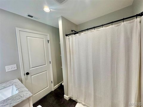 Tiny photo for 200 W Larkspur Court, Hannibal, MO 63401 (MLS # 26030927)