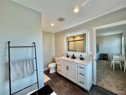 Tiny photo for 200 W Larkspur Court, Hannibal, MO 63401 (MLS # 26030927)