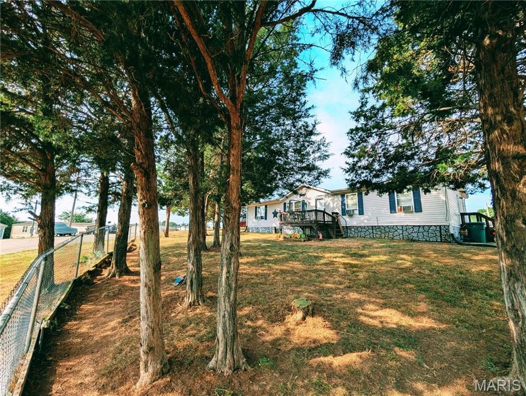 Photo of 4050 Crest Drive, House Springs, MO 63051 (MLS # 26019924)