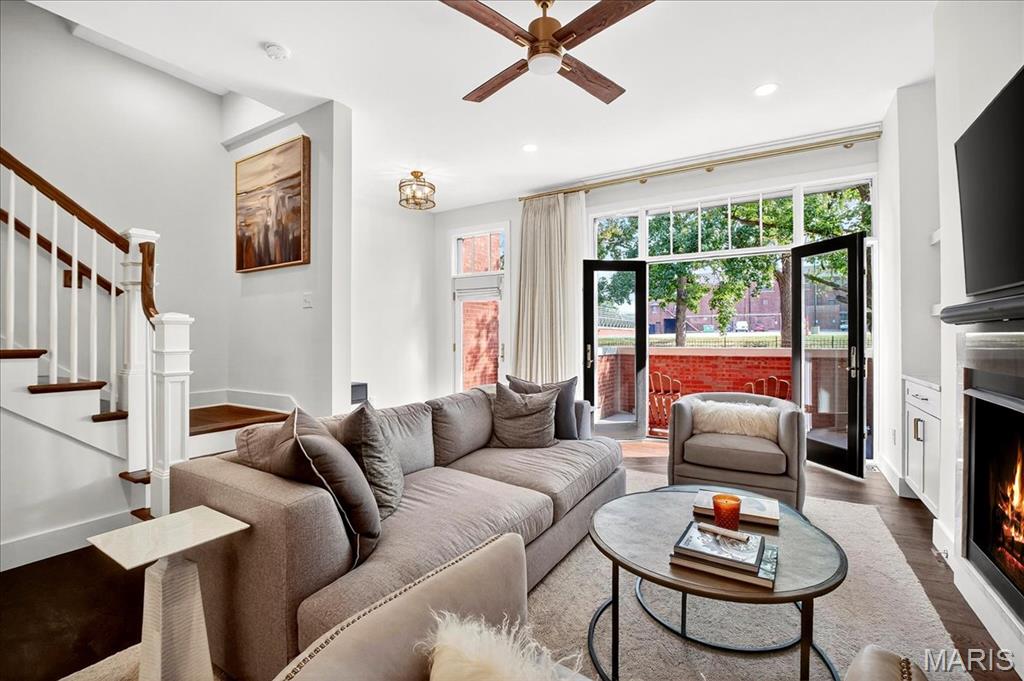 Alamo Townhme - Residential