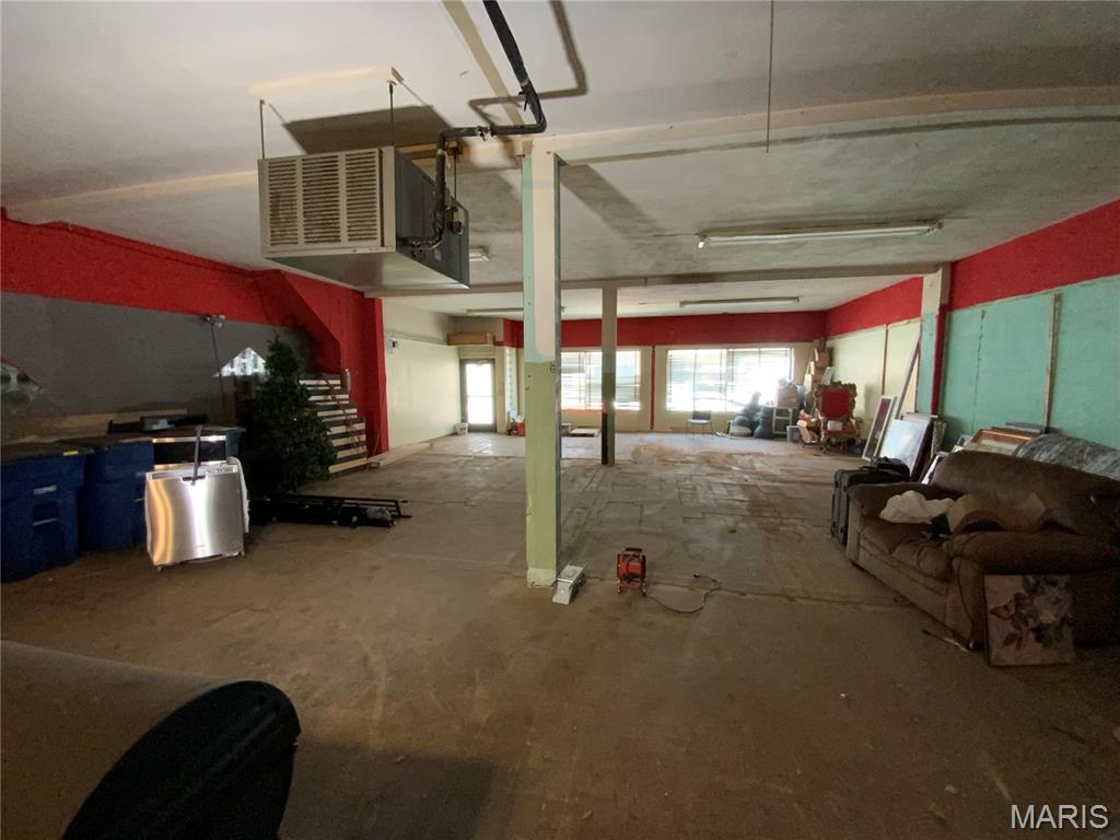 unknown - Commercial Sale