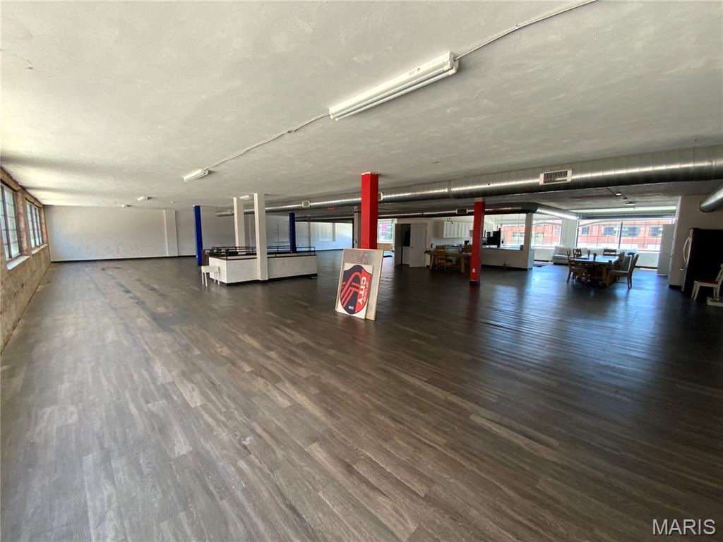 unknown - Commercial Sale