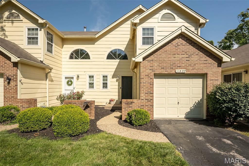 Photo 1 of 56 — 11932 Autumn Lakes Drive, Maryland Heights, MO 63043