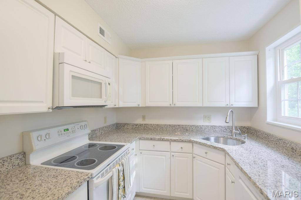 Brentwood Forest Condo Ph Four - Residential