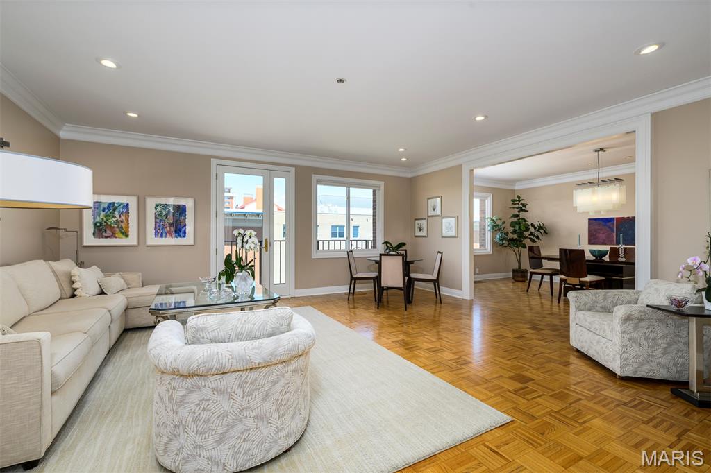 816 S Hanley Road 8C