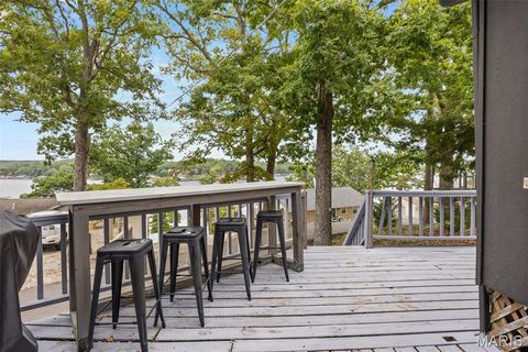 Photo of 33017 Fairglen Road, Sunrise Beach, MO 65079 (MLS # 26016610)