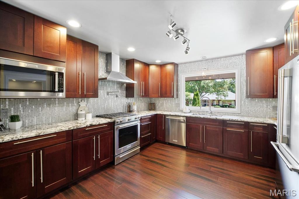 Meadowbrook Country Club Estates - Residential