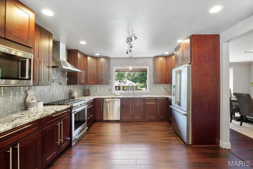 Meadowbrook Country Club Estates - Residential