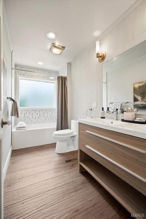 Meadowbrook Country Club Estates - Residential