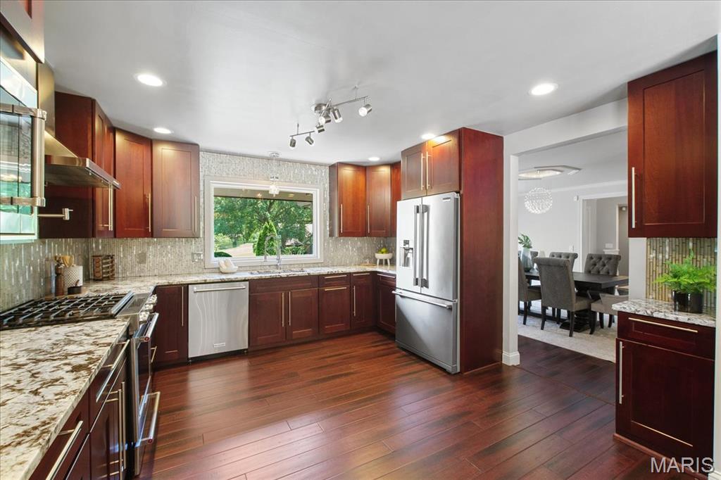 Meadowbrook Country Club Estates - Residential