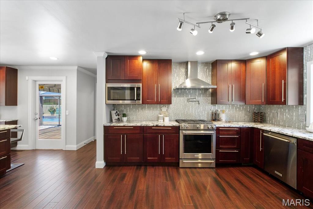 Meadowbrook Country Club Estates - Residential