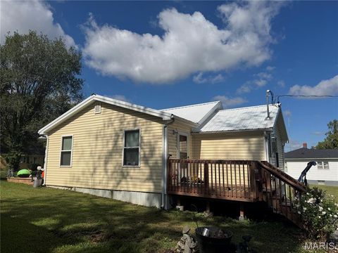 Tiny photo for 904 N 5th Street, Elsberry, MO 63343 (MLS # 25065729)
