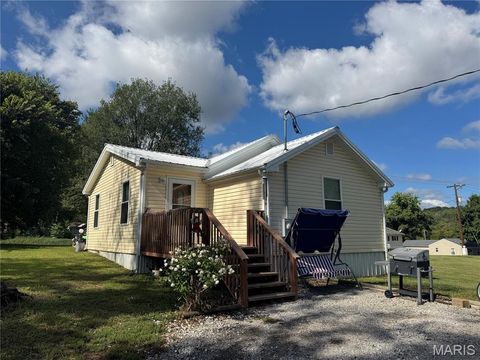Photo of 904 N 5th Street, Elsberry, MO 63343 (MLS # 25065729)