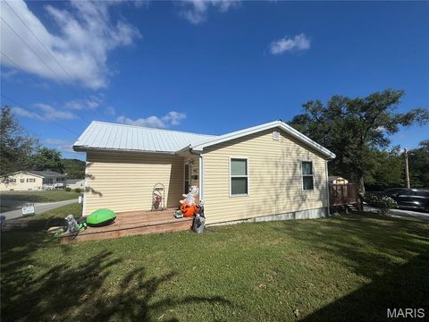 Tiny photo for 904 N 5th Street, Elsberry, MO 63343 (MLS # 25065729)