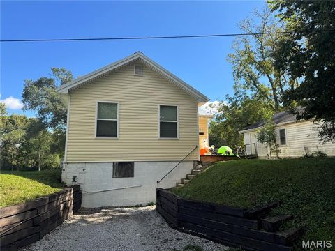 Tiny photo for 904 N 5th Street, Elsberry, MO 63343 (MLS # 25065729)