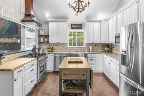Tiny photo for 1714 Greenbrier Street, Cape Girardeau, MO 63701 (MLS # 26029983)