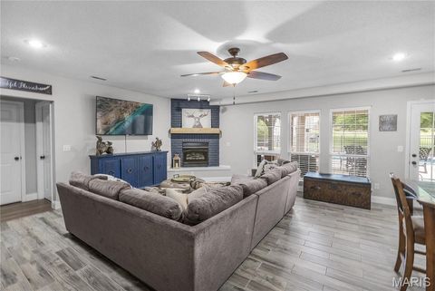 Tiny photo for 1714 Greenbrier Street, Cape Girardeau, MO 63701 (MLS # 26029983)