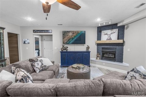 Tiny photo for 1714 Greenbrier Street, Cape Girardeau, MO 63701 (MLS # 26029983)