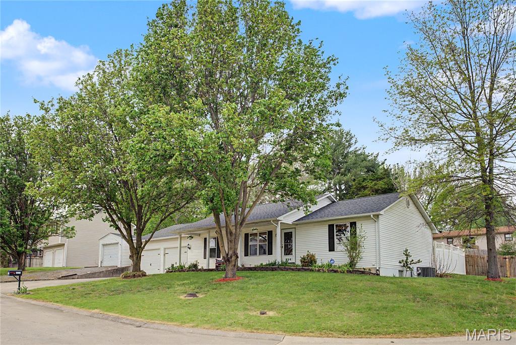 Hillcrest Manor - Residential