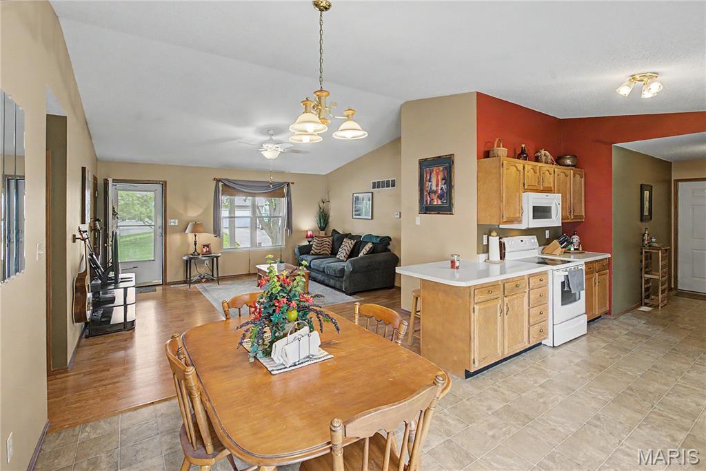 Hillcrest Manor - Residential