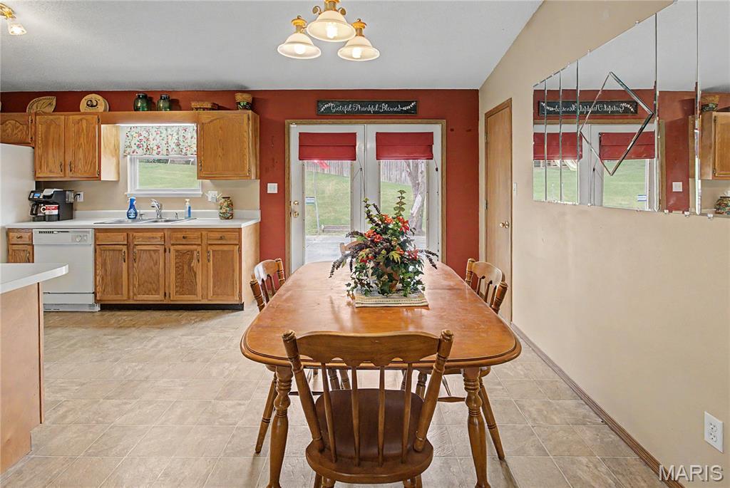 Hillcrest Manor - Residential