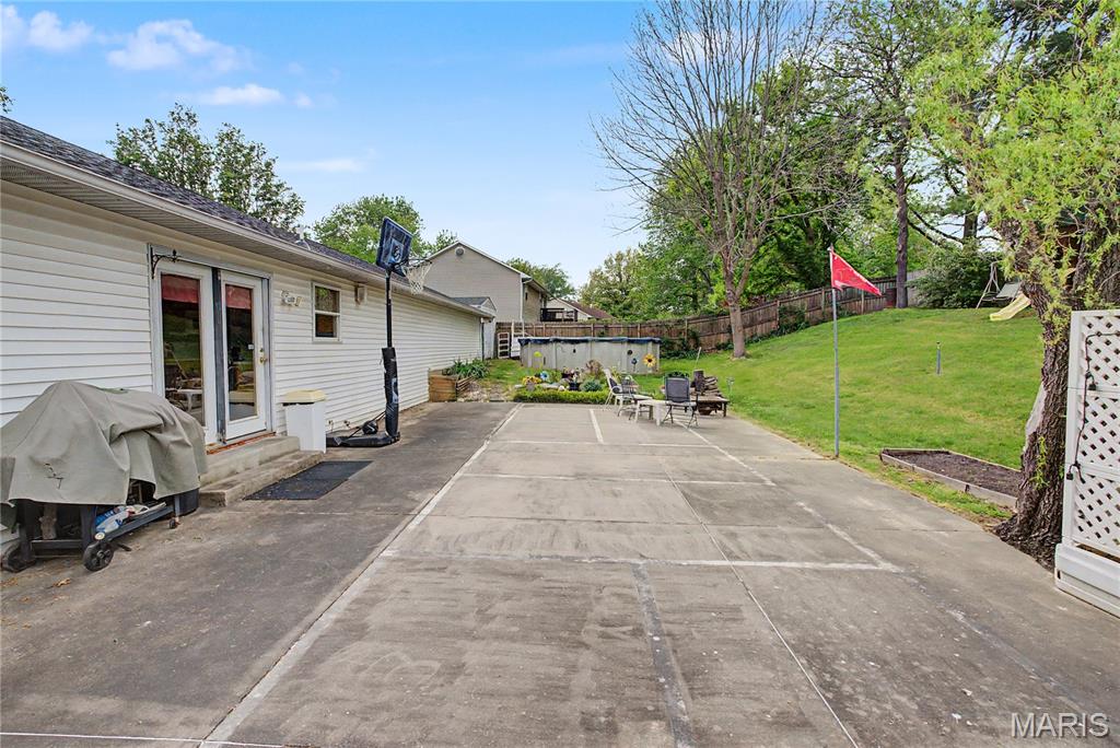 Hillcrest Manor - Residential