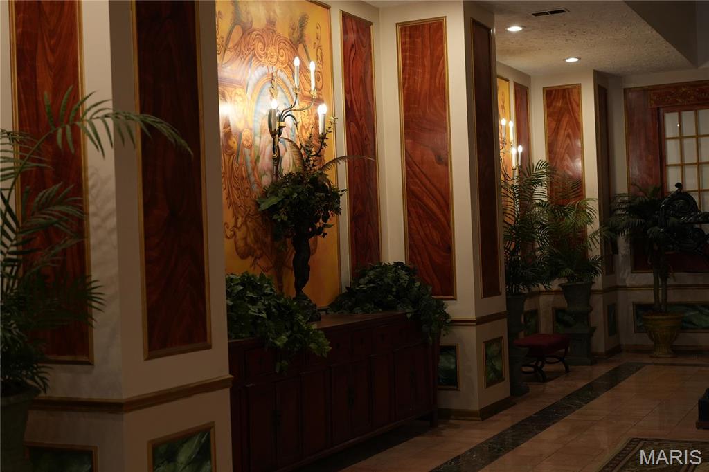 Lucas & Hunt Add - Commercial Sale