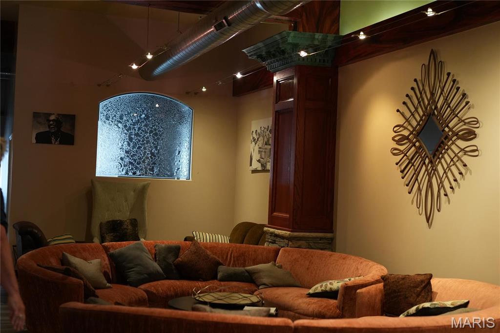 Lucas & Hunt Add - Commercial Sale