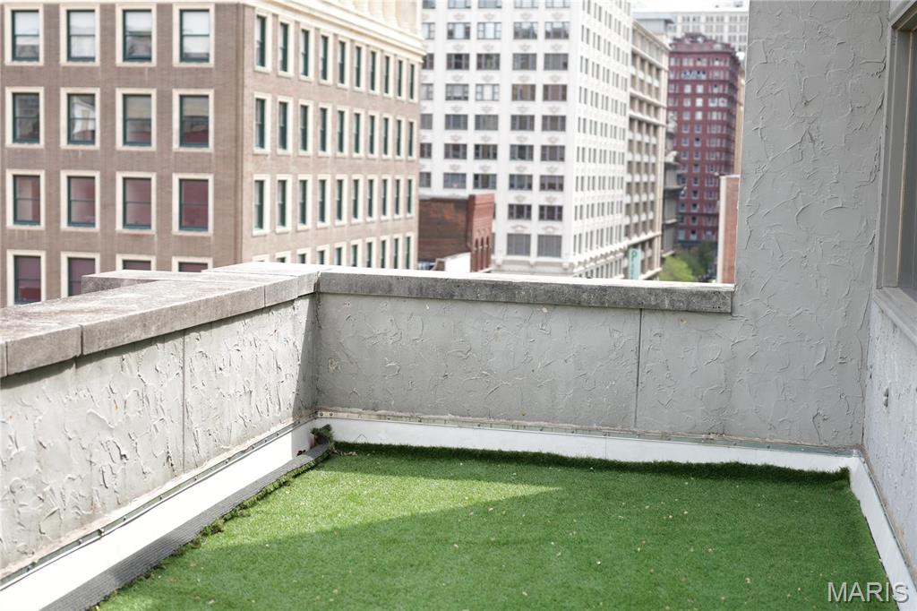 Lucas & Hunt Add - Commercial Sale