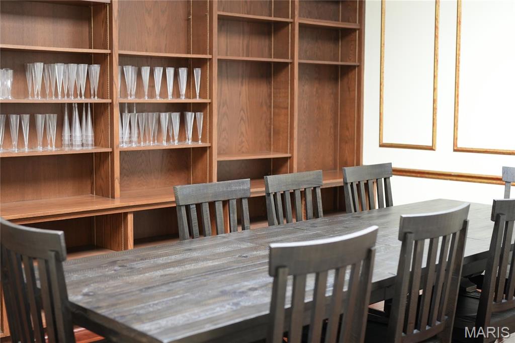 Lucas & Hunt Add - Commercial Sale