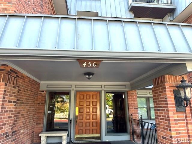 450 W Adams Avenue 18