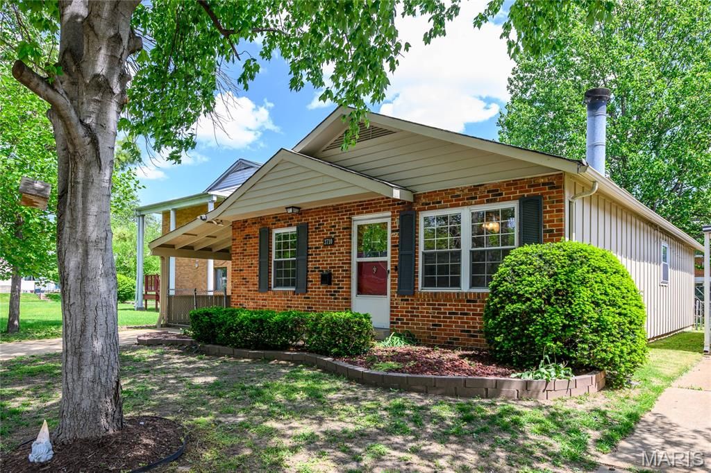 Photo of 3710 Berger Avenue, St Louis, MO 63109 (MLS # 26025440)