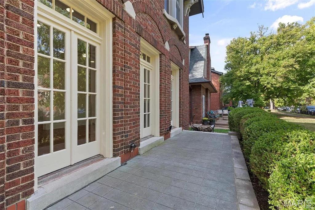 7118 Pershing Avenue