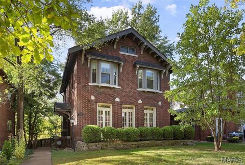Photo of 7118 Pershing Avenue, University City, MO 63130 (MLS # 25079780)