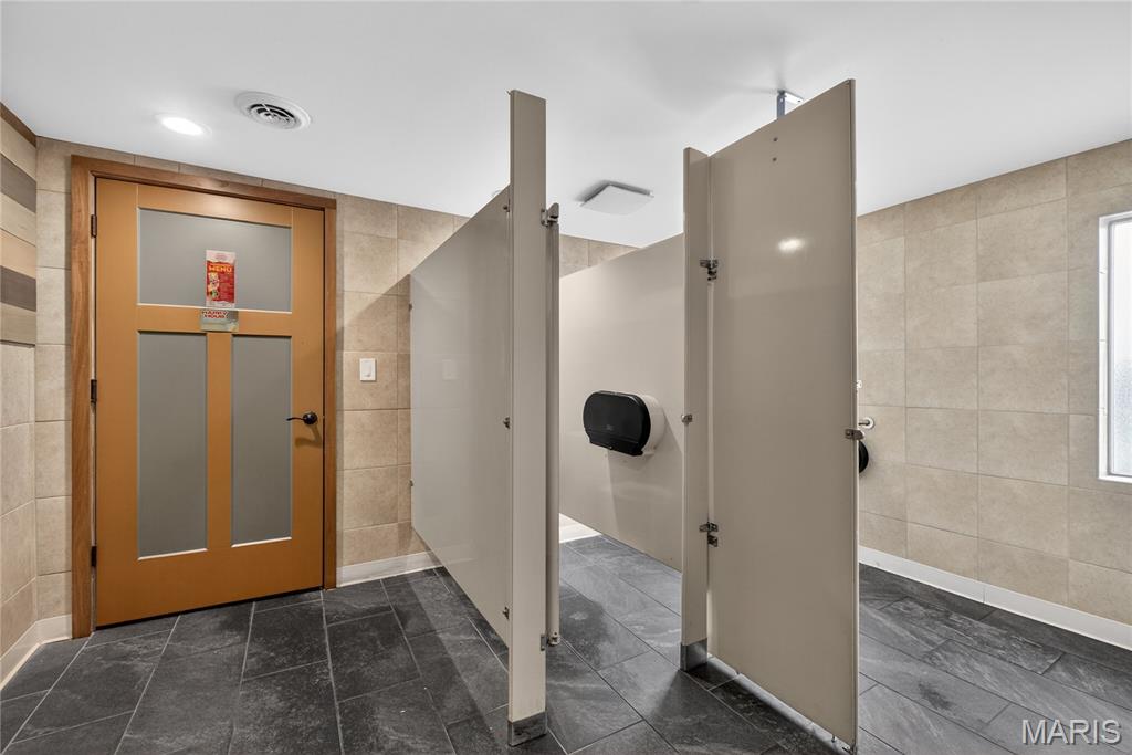 Gravois City Limits Park - Commercial Lease