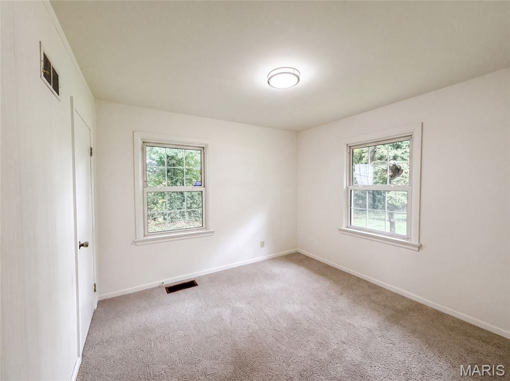925 Woodcrest Lane