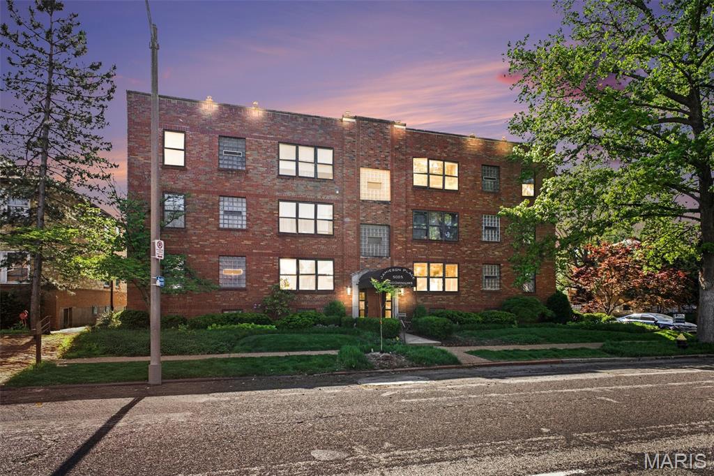 Jamieson Place Condos - Residential