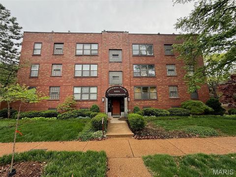 Photo of 5005 Jamieson Avenue #1N, St Louis, MO 63109 (MLS # 26022894)