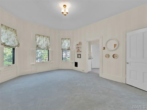 Tiny photo for 156 Gray Avenue, Webster Groves, MO 63119 (MLS # 25009847)
