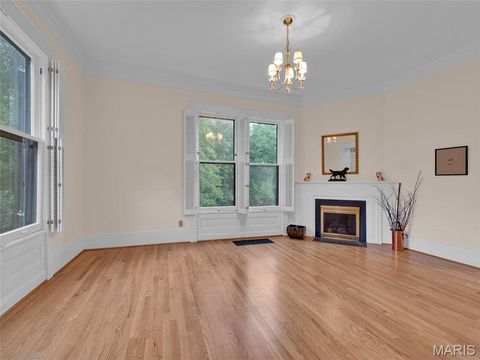 Tiny photo for 156 Gray Avenue, Webster Groves, MO 63119 (MLS # 25009847)