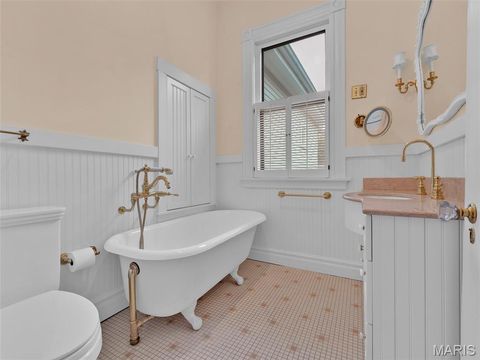 Tiny photo for 156 Gray Avenue, Webster Groves, MO 63119 (MLS # 25009847)