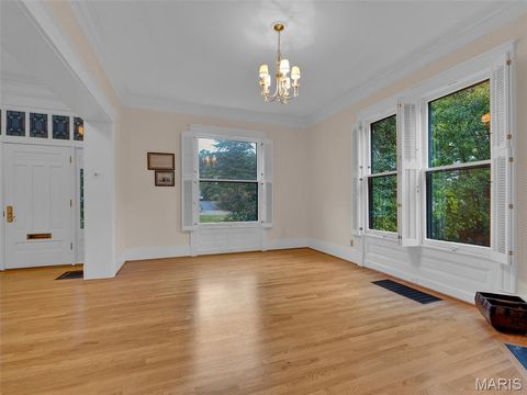 Tiny photo for 156 Gray Avenue, Webster Groves, MO 63119 (MLS # 25009847)