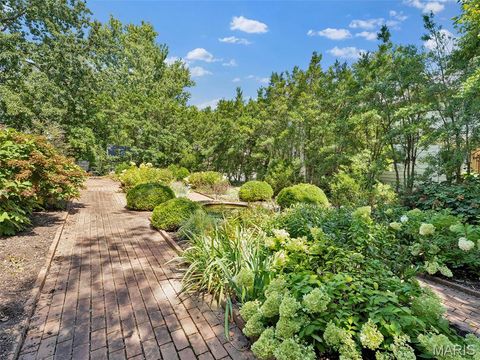 Tiny photo for 156 Gray Avenue, Webster Groves, MO 63119 (MLS # 25009847)