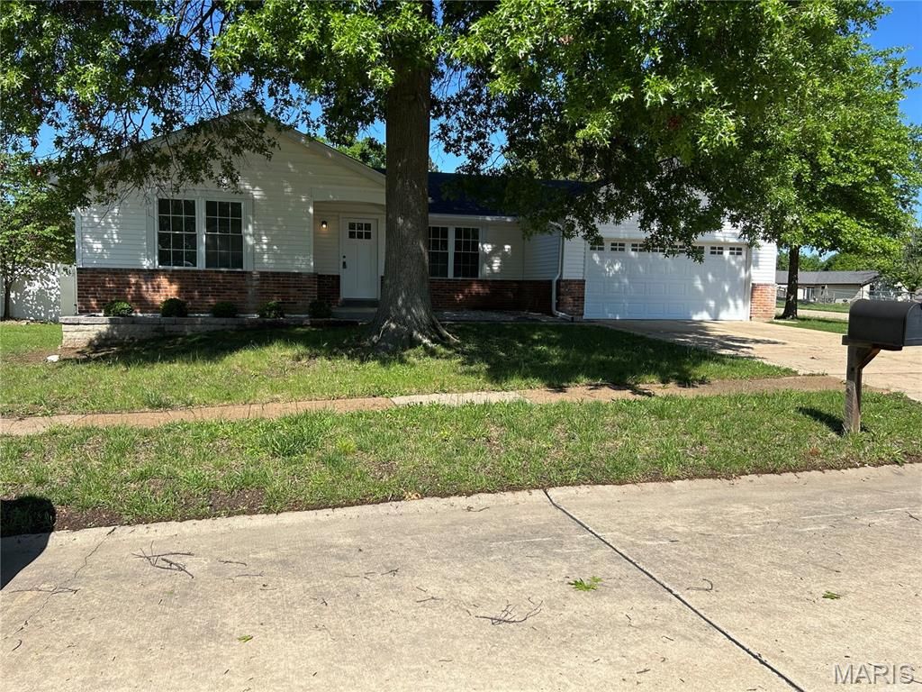 Photo of 763 Wagon Ridge Drive, Fenton, MO 63026 (MLS # 26025352)