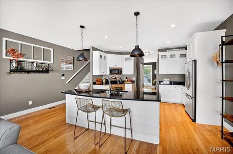 Tiny photo for 417 S Geyer Road #2, Kirkwood, MO 63122 (MLS # 25069381)