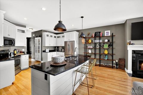 Tiny photo for 417 S Geyer Road #2, Kirkwood, MO 63122 (MLS # 25069381)
